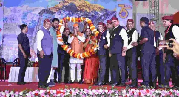 मुख्यमंत्री पुष्कर सिंह धामी ने लखनऊ में किया ‘उत्तराखंड महोत्सव’ का शुभारंभ, लखनऊ-देहरादून के मध्य वंदे भारत एक्सप्रेस चलाने का सीएम से अनुरोध