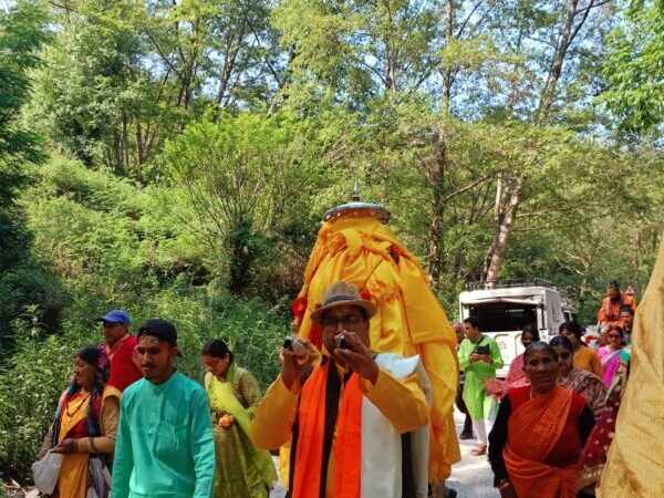 श्री ओंकारेश्वर मंदिर उखीमठ से भगवान श्री मदमहेश्वर जी की विग्रह देवडोली ने श्री मदमहेश्वर के लिए किया प्रस्थान, 20 मई को खुलेंगे धाम के कपाट