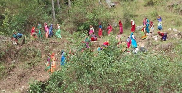देवराड़ा के ग्रामीणों ने की कूड़ा डम्पिंग जोन हटाने की मांग