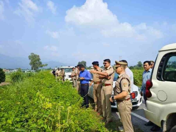 पछवादून में सरकारी जमीनों पर हुए अवैध अतिक्रमण का एसएसपी देहरादून ने लिया जायजा, अवैध रूप से अतिक्रमण कर बनाये गये धार्मिक प्रतिष्ठानों, मकानों/दुकानो को किया गया चिन्हित