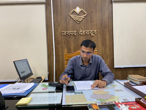 सीएम धामी की प्रेरणा से डीएम सविन बंसल बने निर्बल, असहायों व दिव्यांगों की उम्मीद, नौकरी को भटक रही दिव्यांग कम्प्यूटर स्पेशलिस्ट गुरिंदर को मिला सहारा, मिली कम्प्यूटर प्रोग्रामर नौकरी