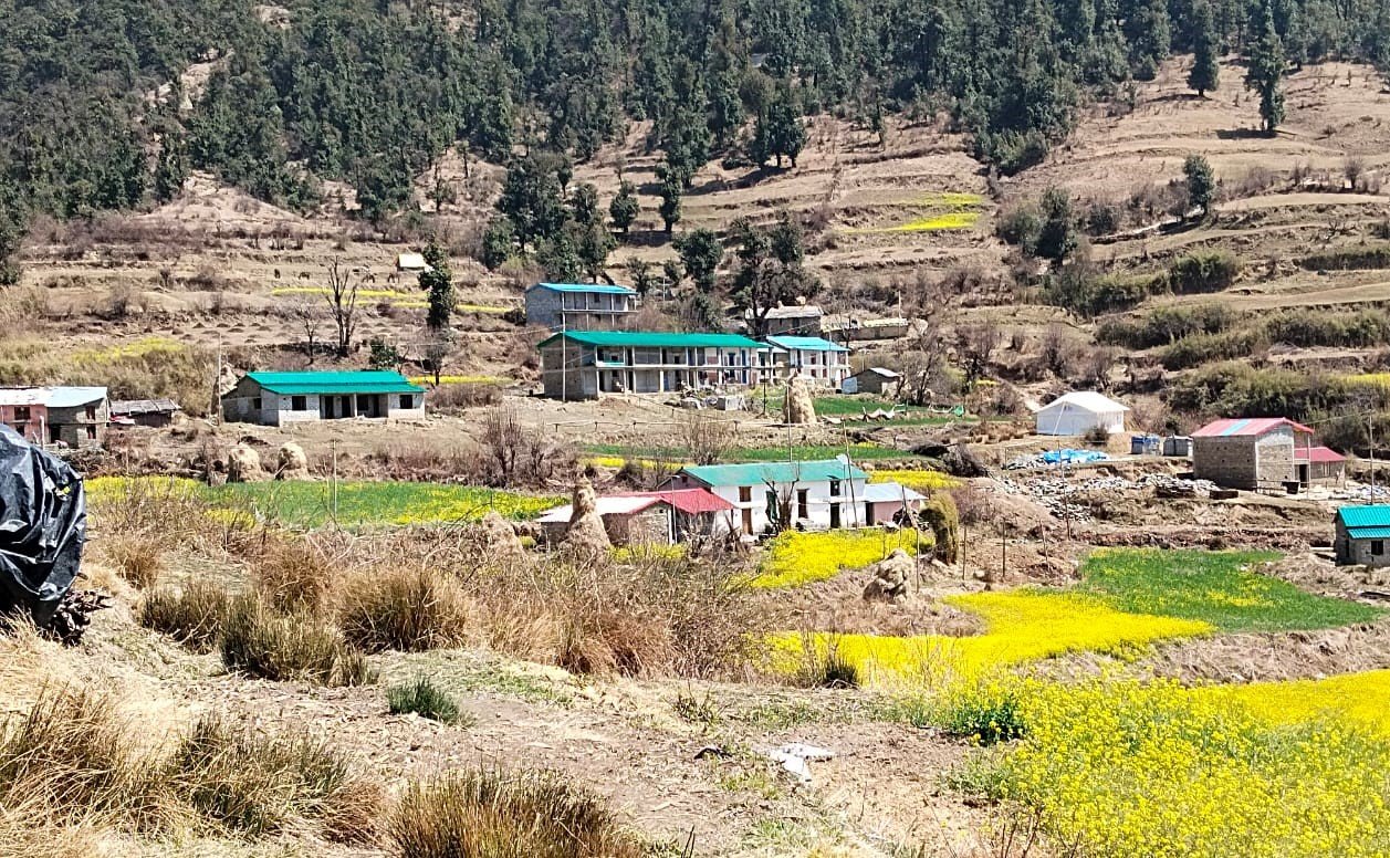 देवाल का आपदाग्रस्त गांव कुलिग का विस्थापन दिदिणा तो हुआ लेकिन अभी नहीं पहुंची सड़क