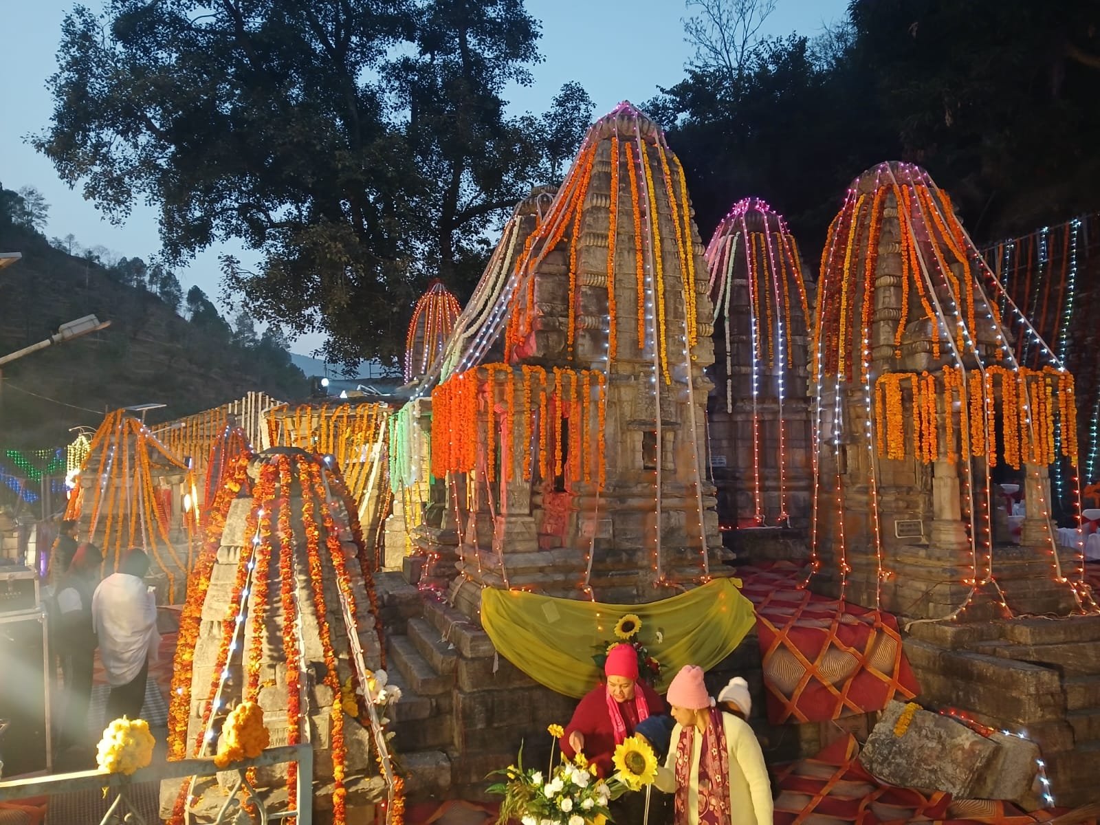 मकर संक्रांति के दिन विधि विधान से खुले आदि बद्री मंदिर के कपाट, श्रद्धालुओं ने किए दर्शन