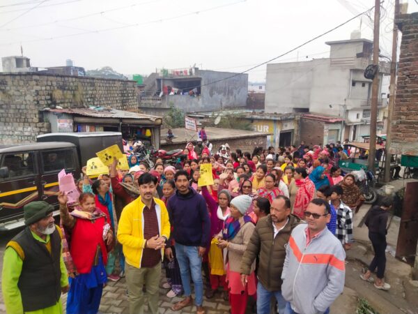 पार्षद प्रत्याशी कुलदीप कांबोज ने डोर टू डोर जाकर किया जनसम्पर्क, क्षेत्रीय लोगों ने संभाली चुनाव की कमान