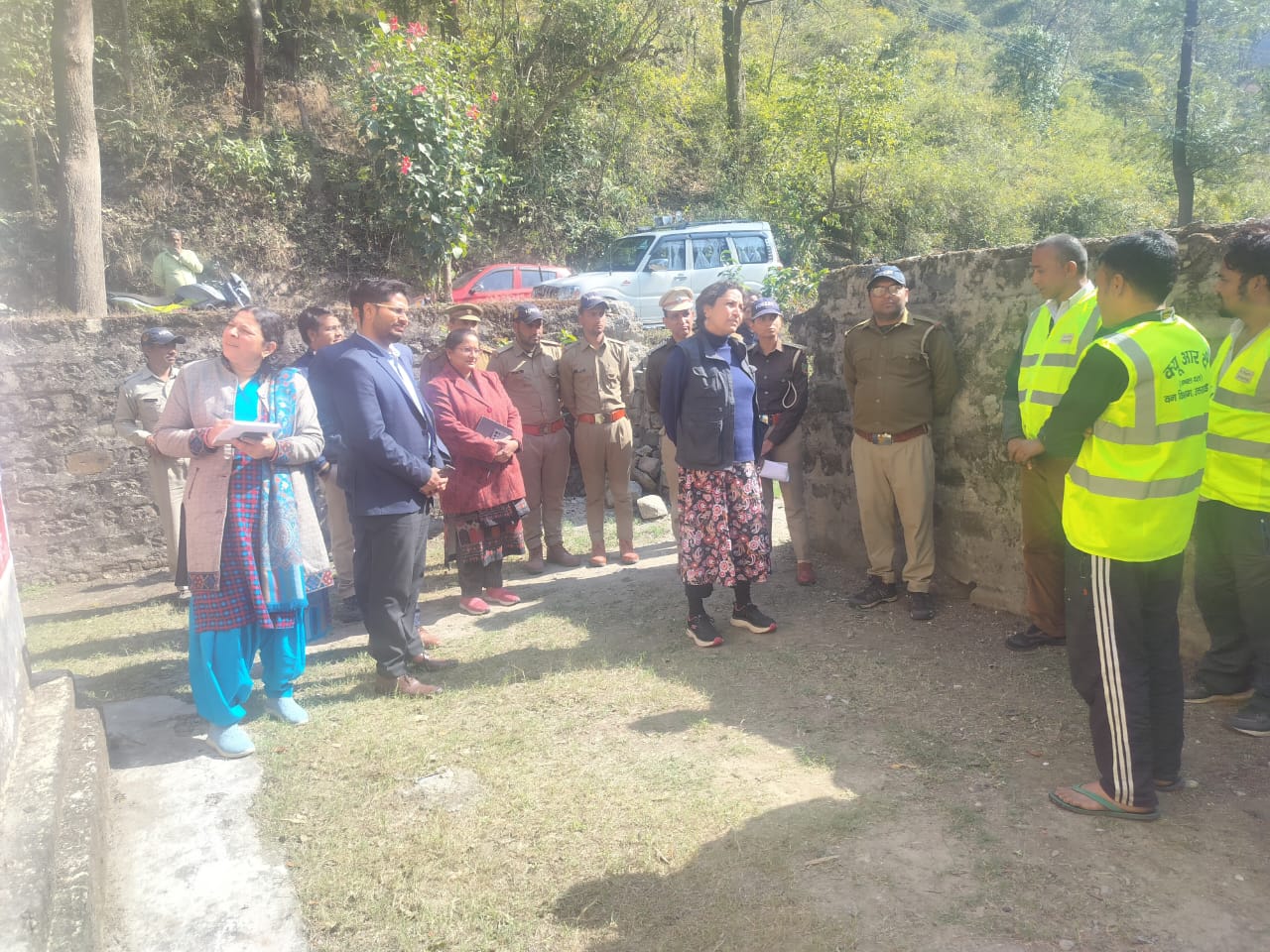 वनाग्नि सुरक्षा जिला नोडल अधिकारी मीनाक्षी जोशी ने किया क्रू स्टेशनों का निरक्षण