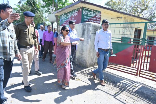 विधानसभा अध्यक्ष ऋतु खण्डूडी भूषण ने चिल्लरखाल-निम्बुचौड़-कोटद्वार मुख्य मार्ग और कार्य के गुणवत्ता का किया निरीक्षण, अधिकारियों को दिए सख्त निर्देश