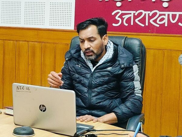 बोक्सा जनजाति के लोगों को जनकल्याणकारी योजनाओं व मूलभूत सुविधाओं से करें लाभान्वित – डीएम डॉ. आशीष चौहान