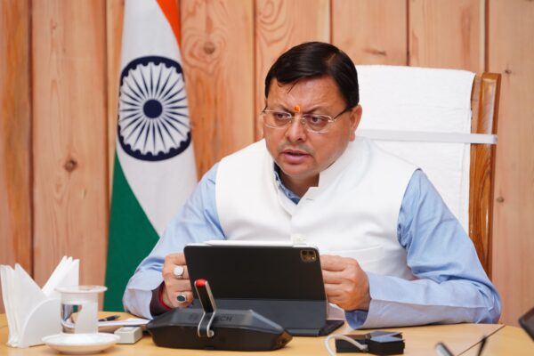 मुख्यमंत्री पुष्कर सिंह धामी के जिलाधिकारियों को सख्त निर्देश : जनसेवाओं में सुधार, सड़कों की मरम्मत, पेयजल आपूर्ति और वन अग्नि नियंत्रण पर दे विशेष ध्यान!